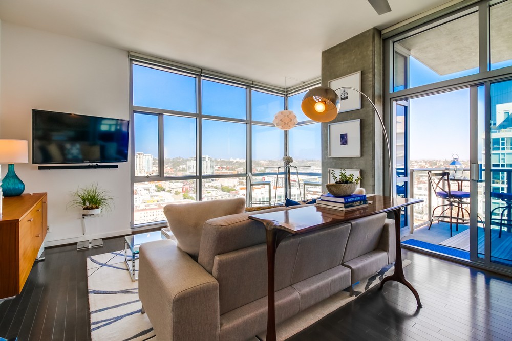 Virtual tour photo 1 of 36 for 800 The Mark Lane #2204