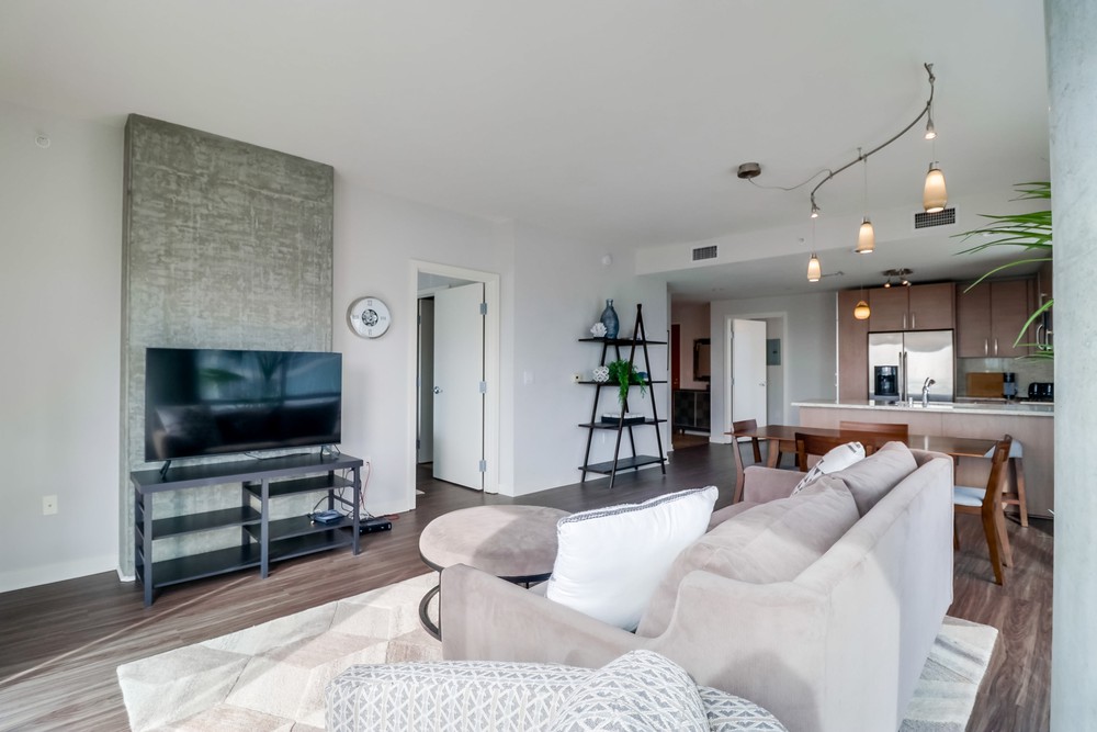 Virtual tour photo 5 of 29 for 800 The Mark Ln