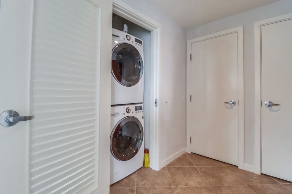 Virtual tour photo 24 of 29 for 800 The Mark Ln