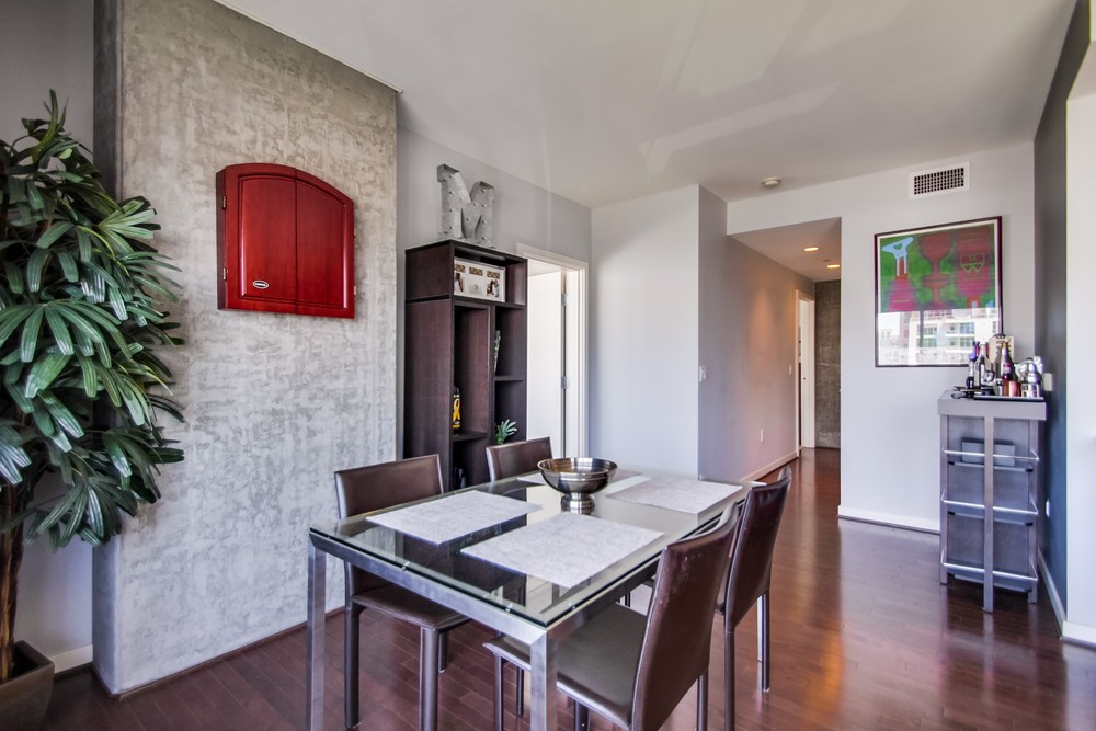 Virtual tour photo 5 of 33 for 800 The Mark Ln #1201