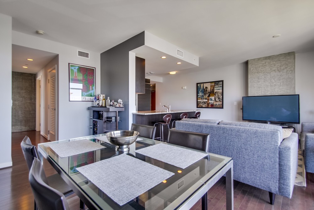 Virtual tour photo 6 of 33 for 800 The Mark Ln #1201
