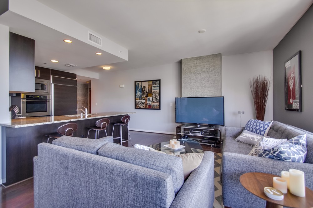 Virtual tour photo 8 of 33 for 800 The Mark Ln #1201