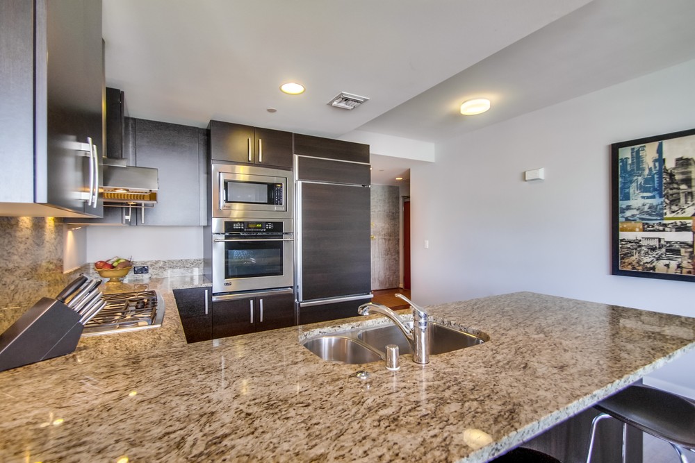 Virtual tour photo 14 of 33 for 800 The Mark Ln #1201