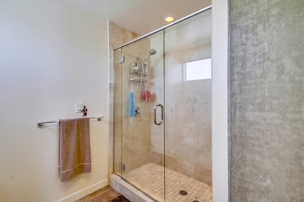 Virtual tour photo 28 of 33 for 800 The Mark Ln #1201
