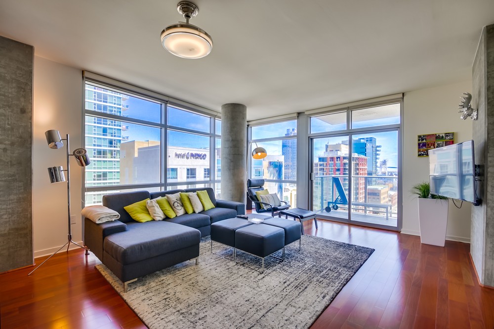 Virtual tour photo 7 of 43 for 800 The Mark Ln #1205