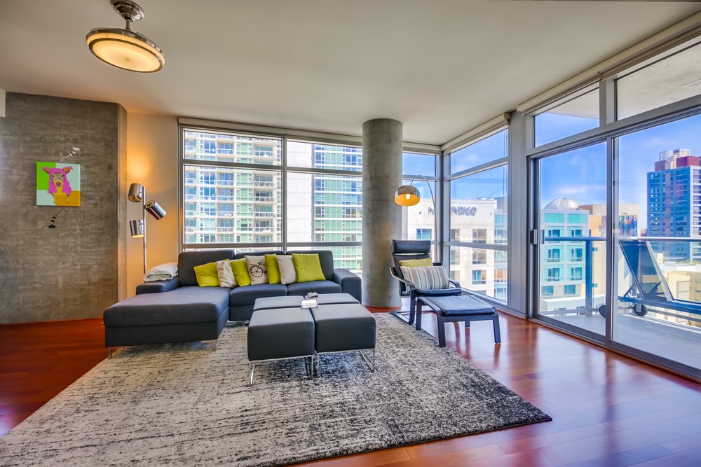 Virtual tour photo 8 of 43 for 800 The Mark Ln #1205