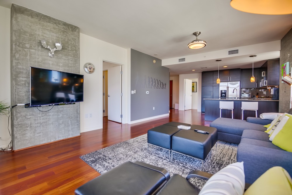 Virtual tour photo 10 of 43 for 800 The Mark Ln #1205
