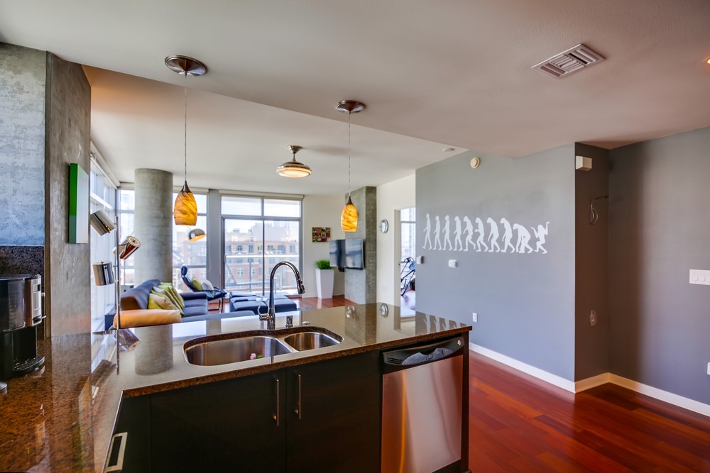 Virtual tour photo 17 of 43 for 800 The Mark Ln #1205