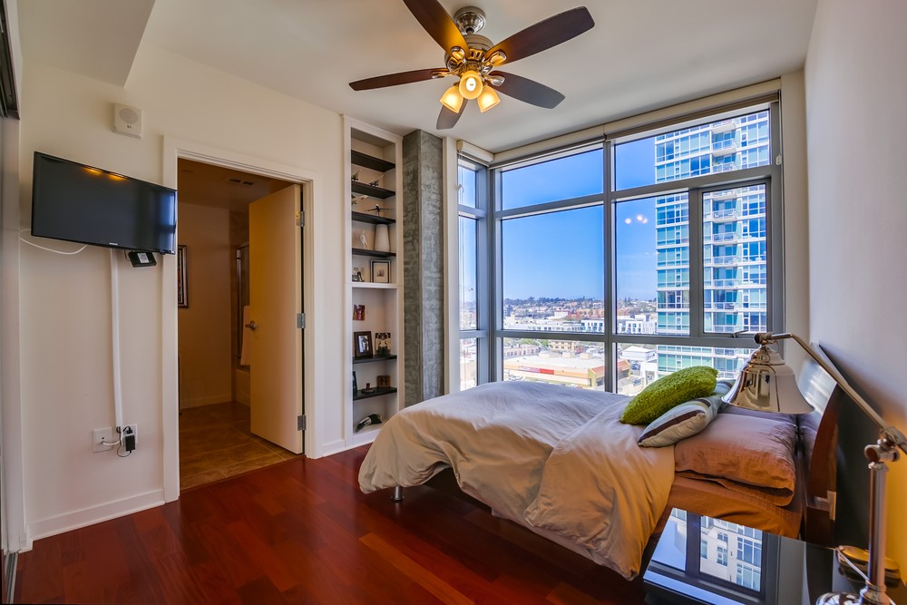 Virtual tour photo 25 of 43 for 800 The Mark Ln #1205