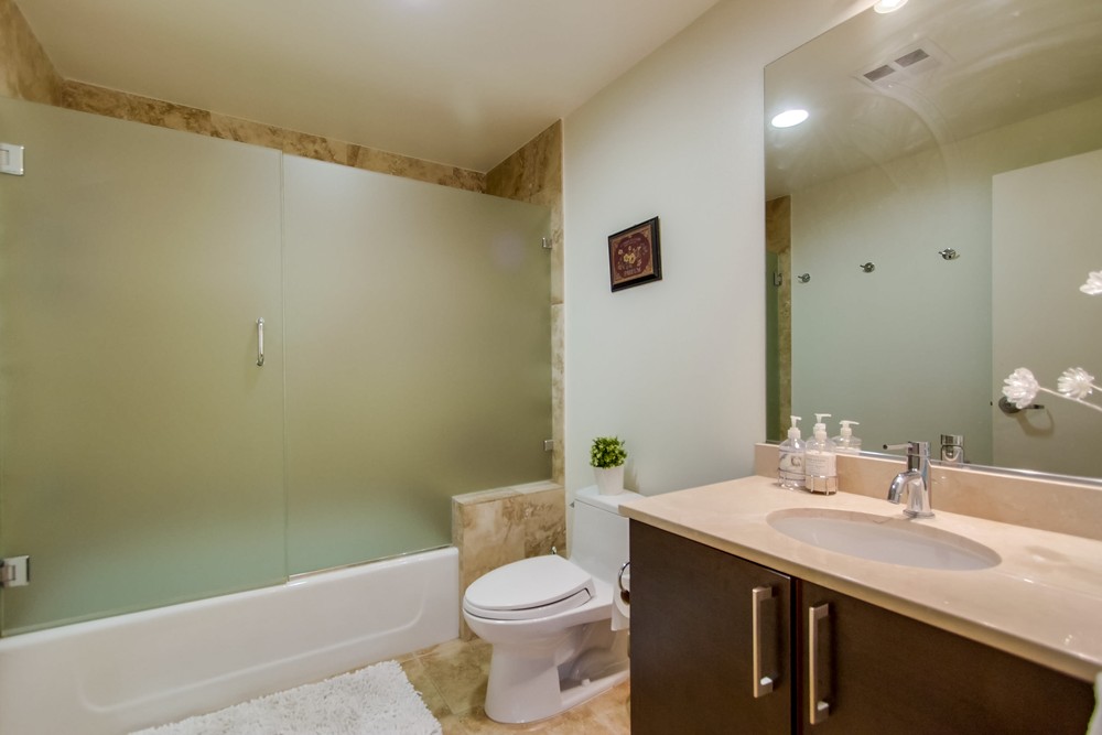 Virtual tour photo 55 of 97 for 800 The Mark Ln #1901