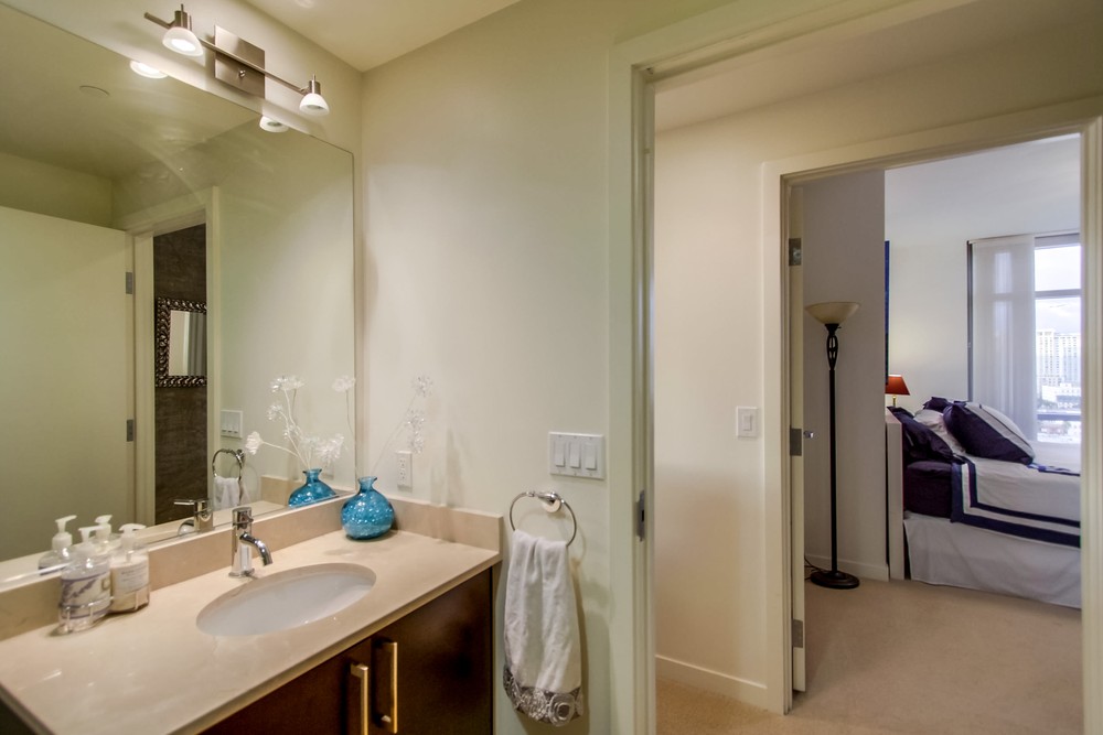Virtual tour photo 56 of 97 for 800 The Mark Ln #1901