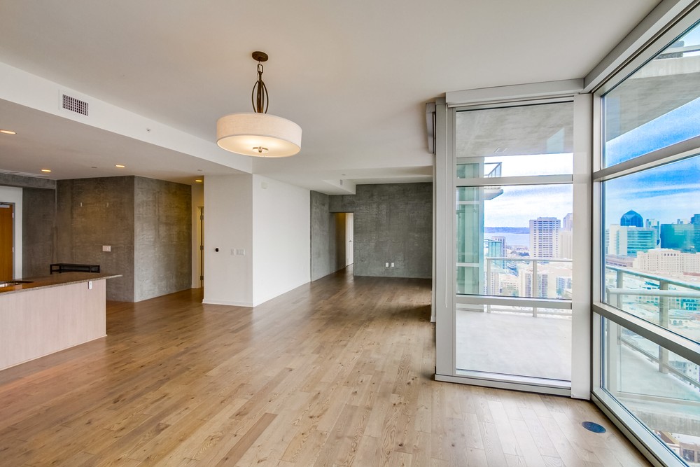Virtual tour photo 8 of 61 for 800 The Mark Ln #3002