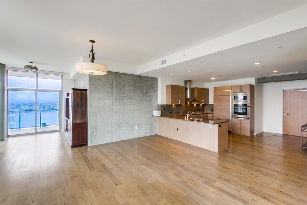 Virtual tour photo 12 of 61 for 800 The Mark Ln #3002