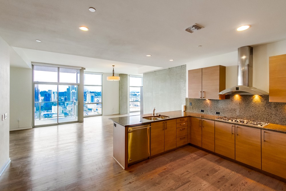 Virtual tour photo 17 of 61 for 800 The Mark Ln #3002