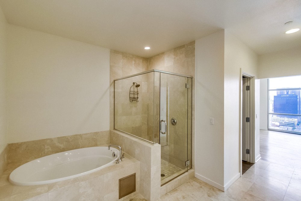 Virtual tour photo 35 of 61 for 800 The Mark Ln #3002