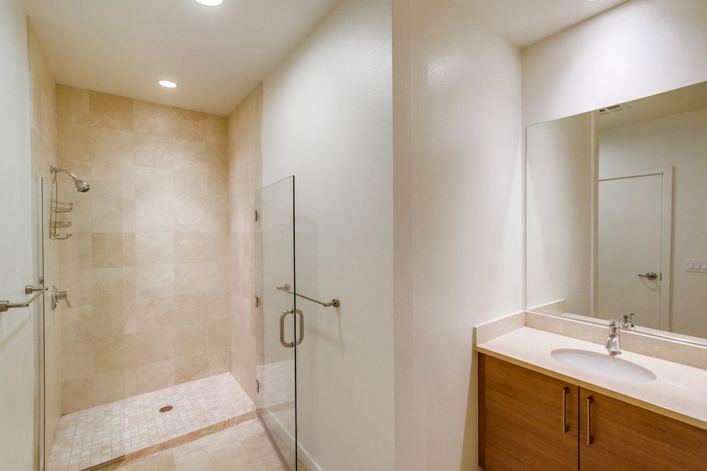 Virtual tour photo 44 of 61 for 800 The Mark Ln #3002