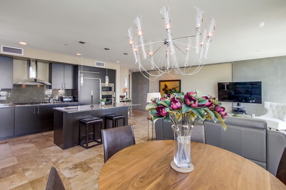Virtual tour photo 11 of 70 for 800 The Mark Ln #3101