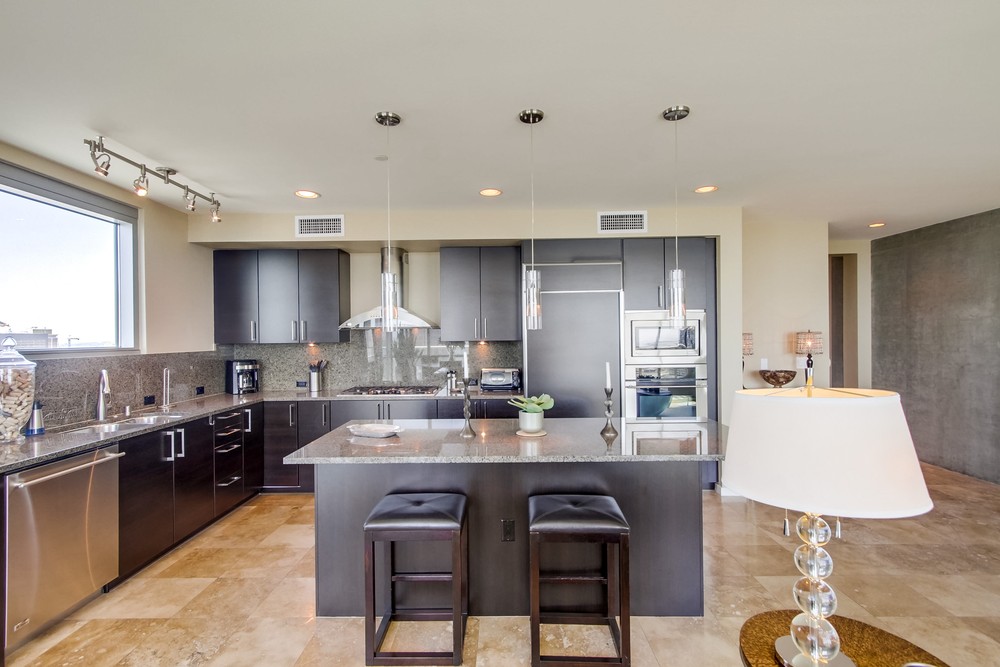 Virtual tour photo 12 of 70 for 800 The Mark Ln #3101