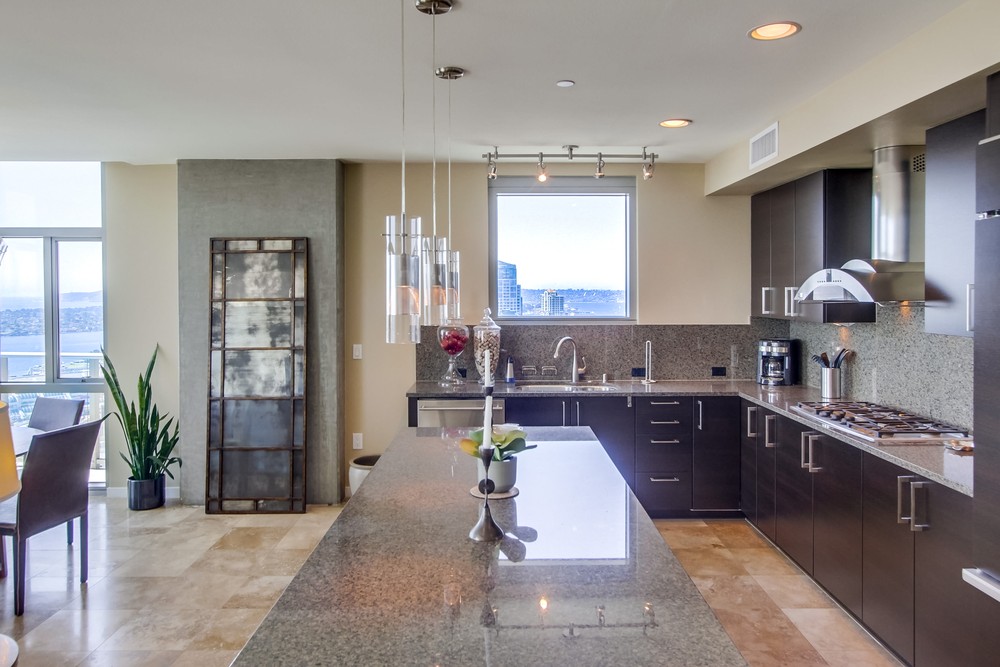 Virtual tour photo 15 of 70 for 800 The Mark Ln #3101