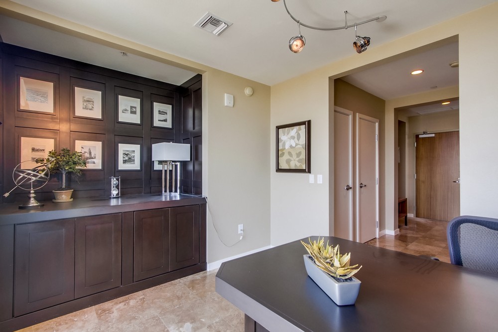 Virtual tour photo 63 of 70 for 800 The Mark Ln #3101