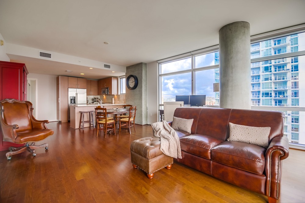 Virtual tour photo 5 of 33 for 800 The Mark Ln