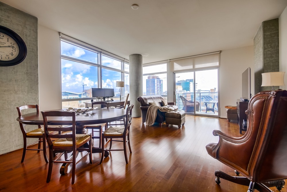 Virtual tour photo 7 of 33 for 800 The Mark Ln