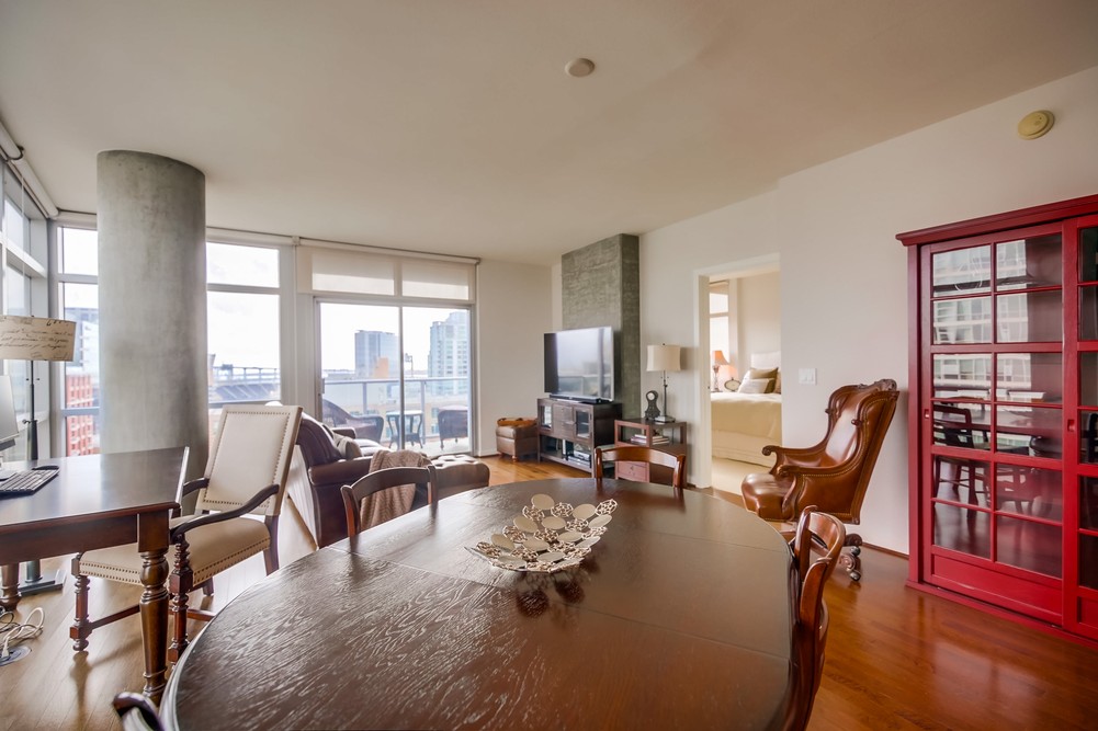 Virtual tour photo 8 of 33 for 800 The Mark Ln