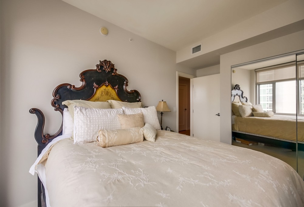 Virtual tour photo 16 of 33 for 800 The Mark Ln