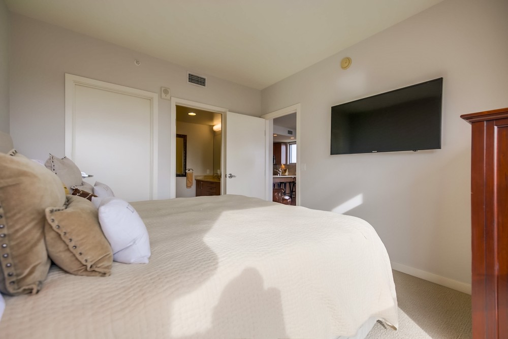 Virtual tour photo 23 of 33 for 800 The Mark Ln