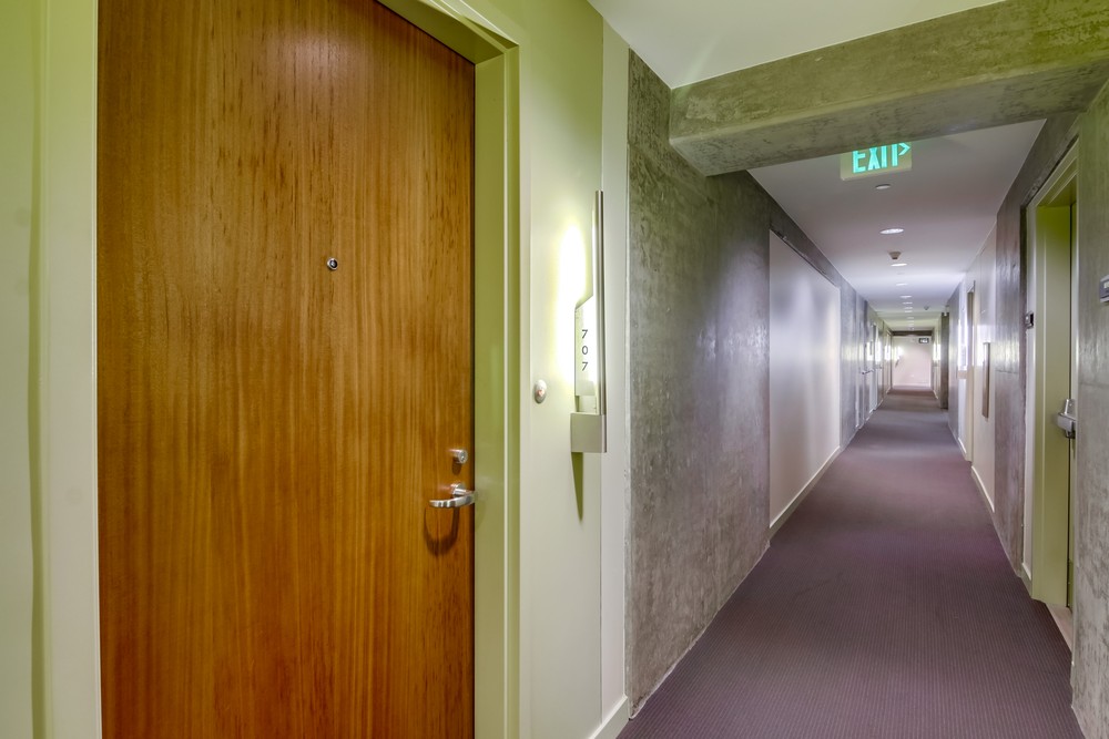 Virtual tour photo 6 of 39 for 800 The Mark Ln #707