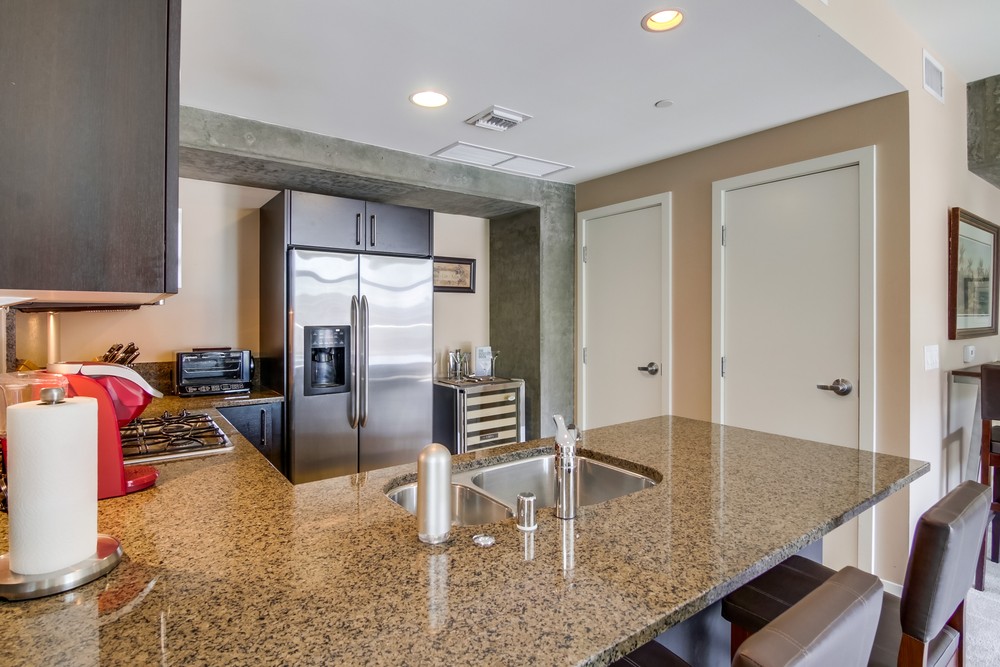 Virtual tour photo 17 of 39 for 800 The Mark Ln #707