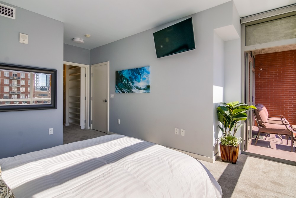 Virtual tour photo 22 of 39 for 800 The Mark Ln #707