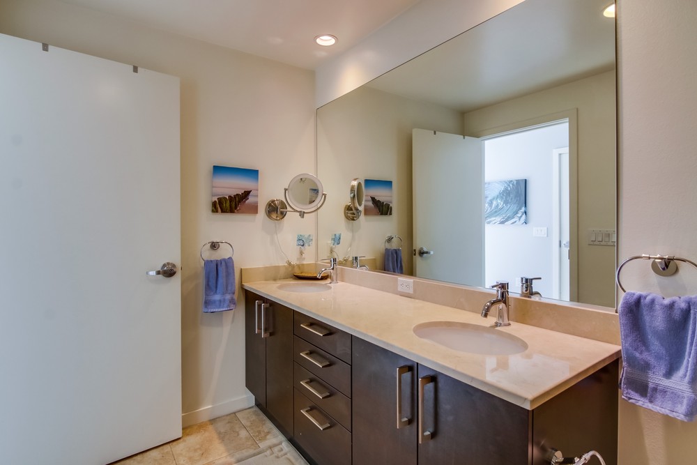 Virtual tour photo 24 of 39 for 800 The Mark Ln #707