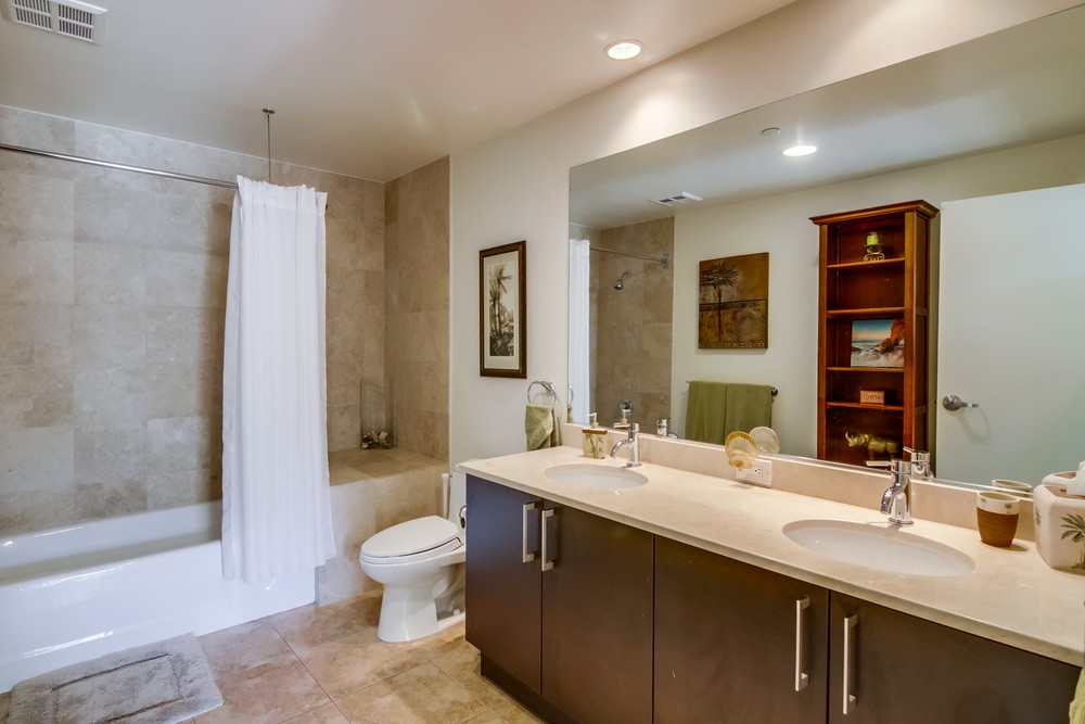 Virtual tour photo 29 of 39 for 800 The Mark Ln #707