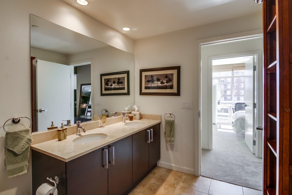 Virtual tour photo 30 of 39 for 800 The Mark Ln #707