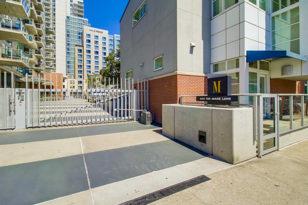 Virtual tour photo 6 of 45 for 800 The Mark Ln #805