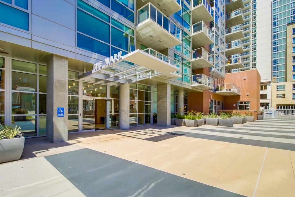 Virtual tour photo 7 of 45 for 800 The Mark Ln #805