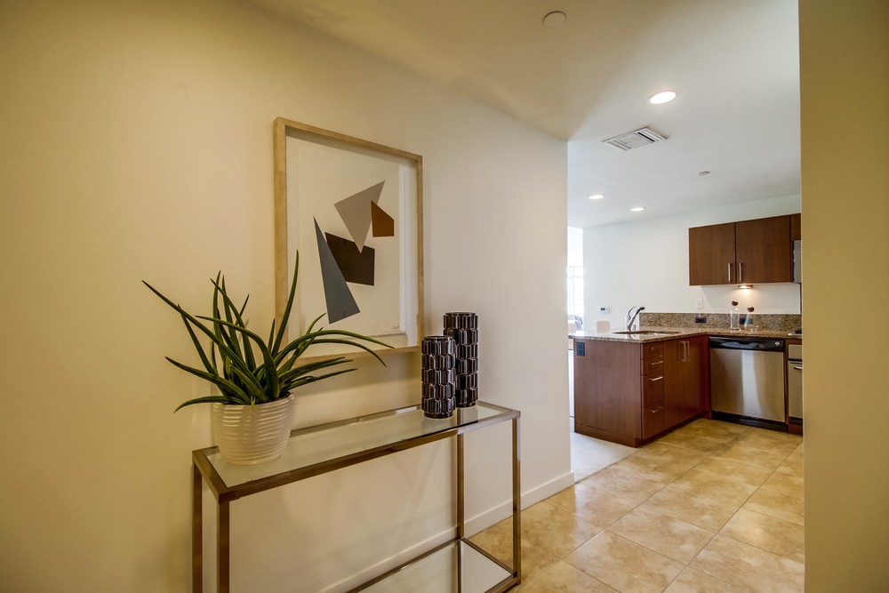 Virtual tour photo 10 of 45 for 800 The Mark Ln #805