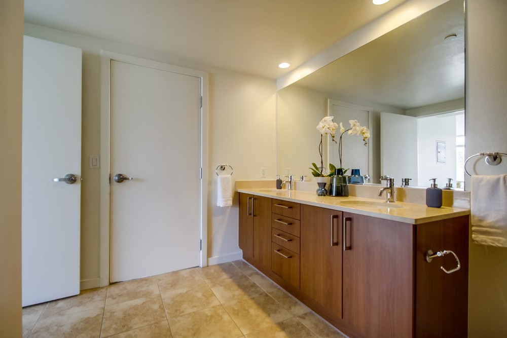 Virtual tour photo 34 of 45 for 800 The Mark Ln #805