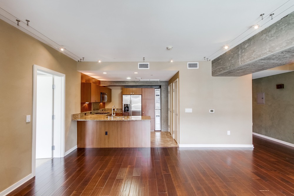 Virtual tour photo 4 of 53 for 800 The Mark Ln UNIT 607