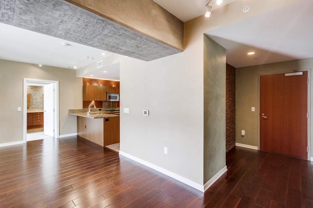 Virtual tour photo 8 of 53 for 800 The Mark Ln UNIT 607