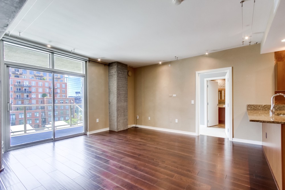Virtual tour photo 14 of 53 for 800 The Mark Ln UNIT 607