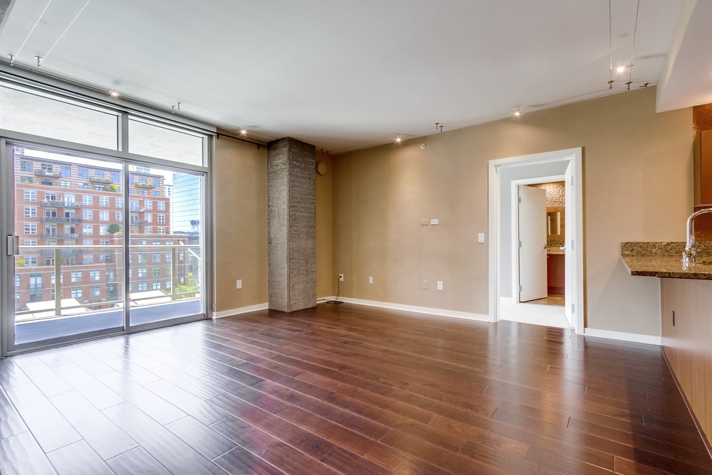 Virtual tour photo 15 of 53 for 800 The Mark Ln UNIT 607