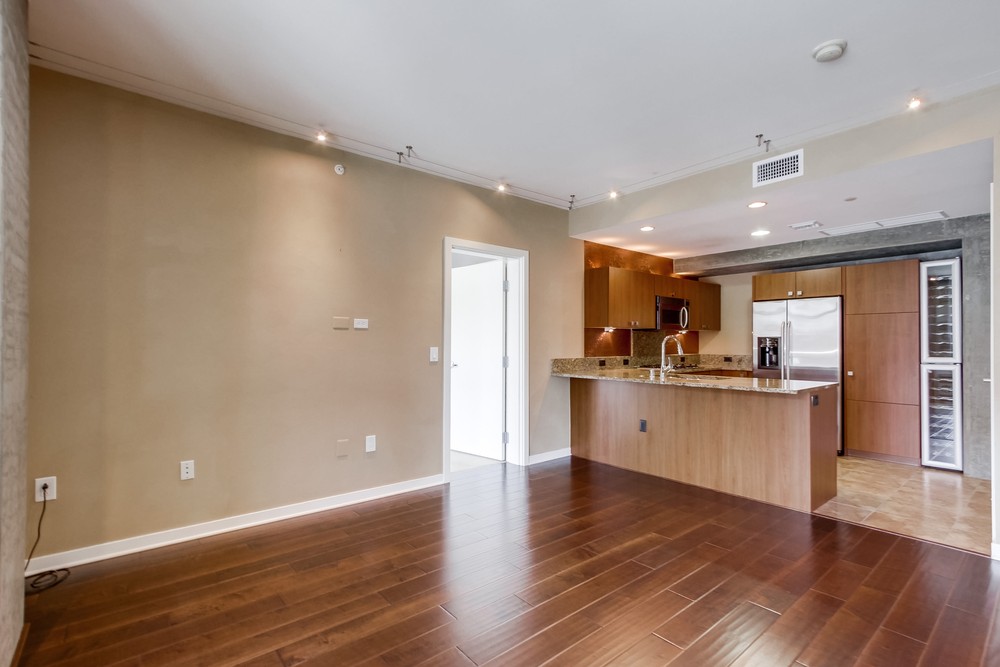 Virtual tour photo 16 of 53 for 800 The Mark Ln UNIT 607