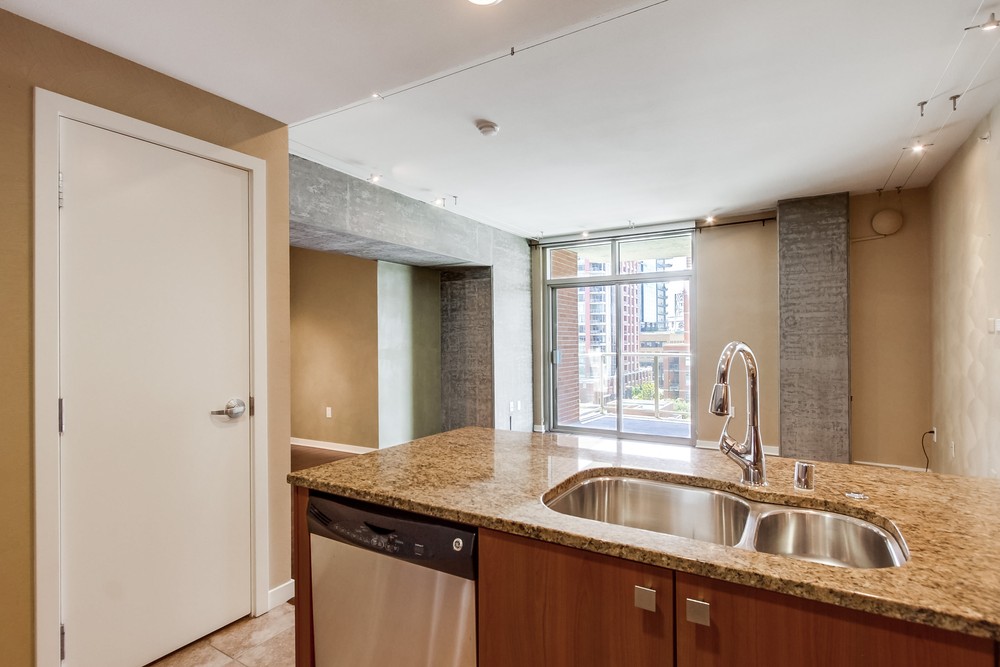 Virtual tour photo 23 of 53 for 800 The Mark Ln UNIT 607