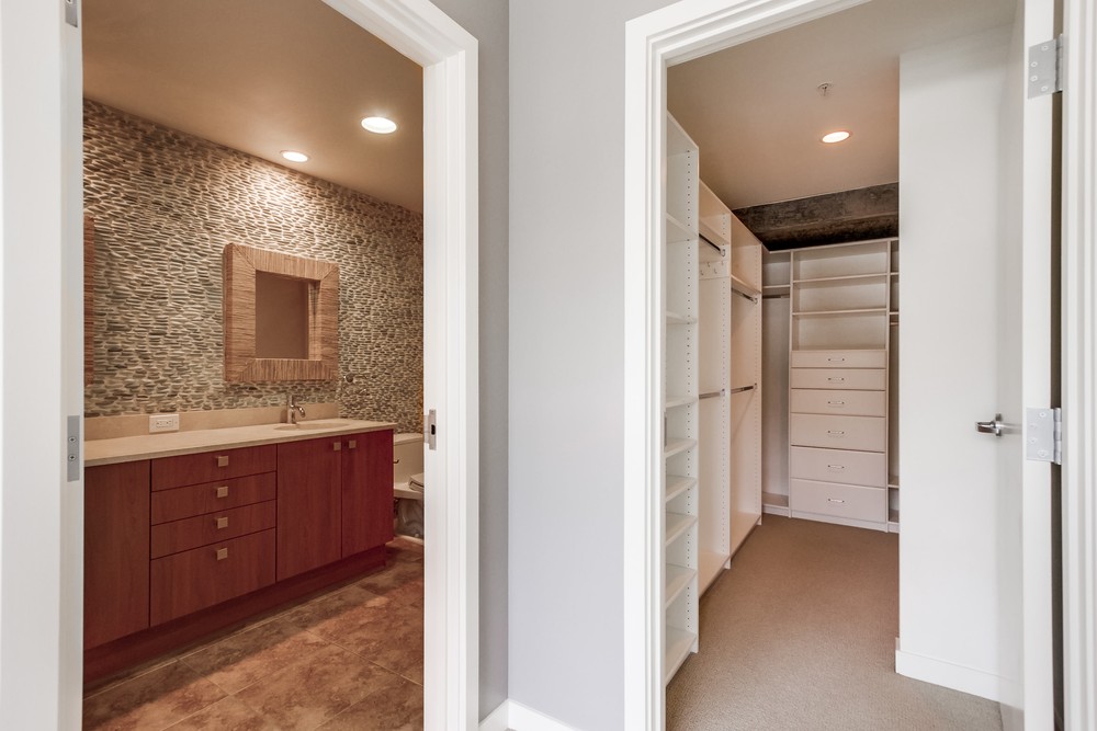 Virtual tour photo 32 of 53 for 800 The Mark Ln UNIT 607