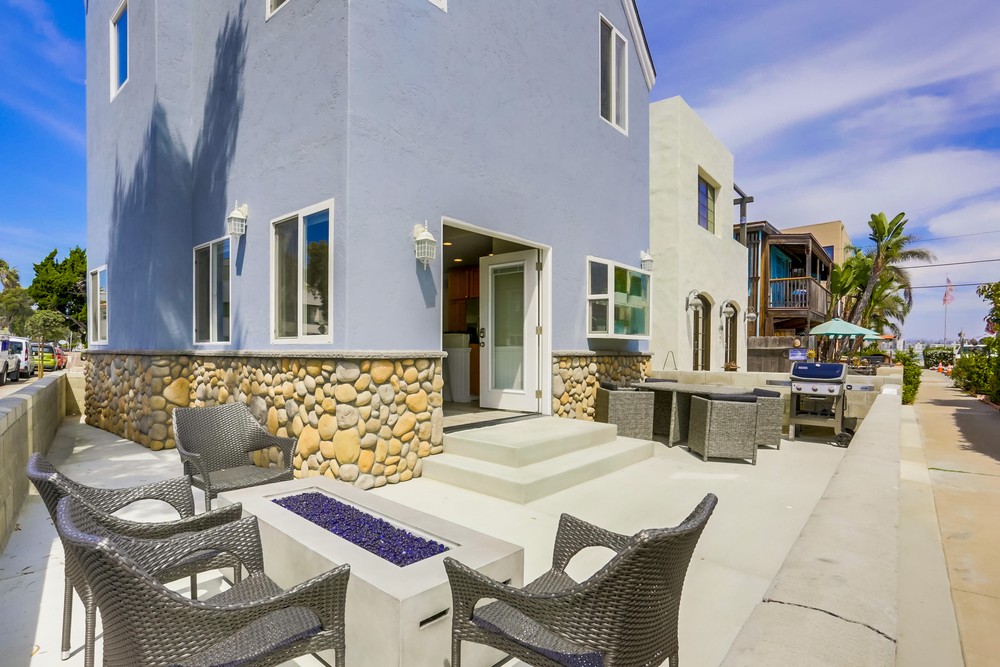 Virtual tour photo 3 of 62 for 800 Venice Ct