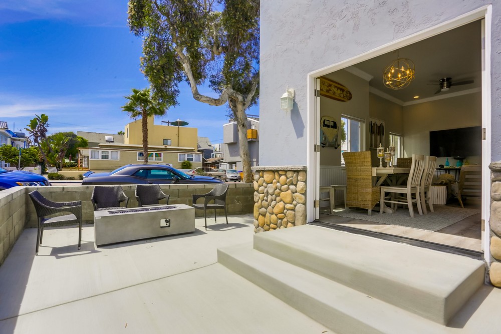 Virtual tour photo 7 of 62 for 800 Venice Ct