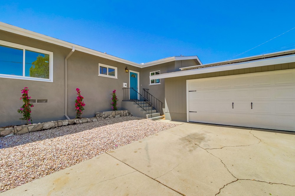 Virtual tour photo 6 of 45 for 801 Kelton Rd