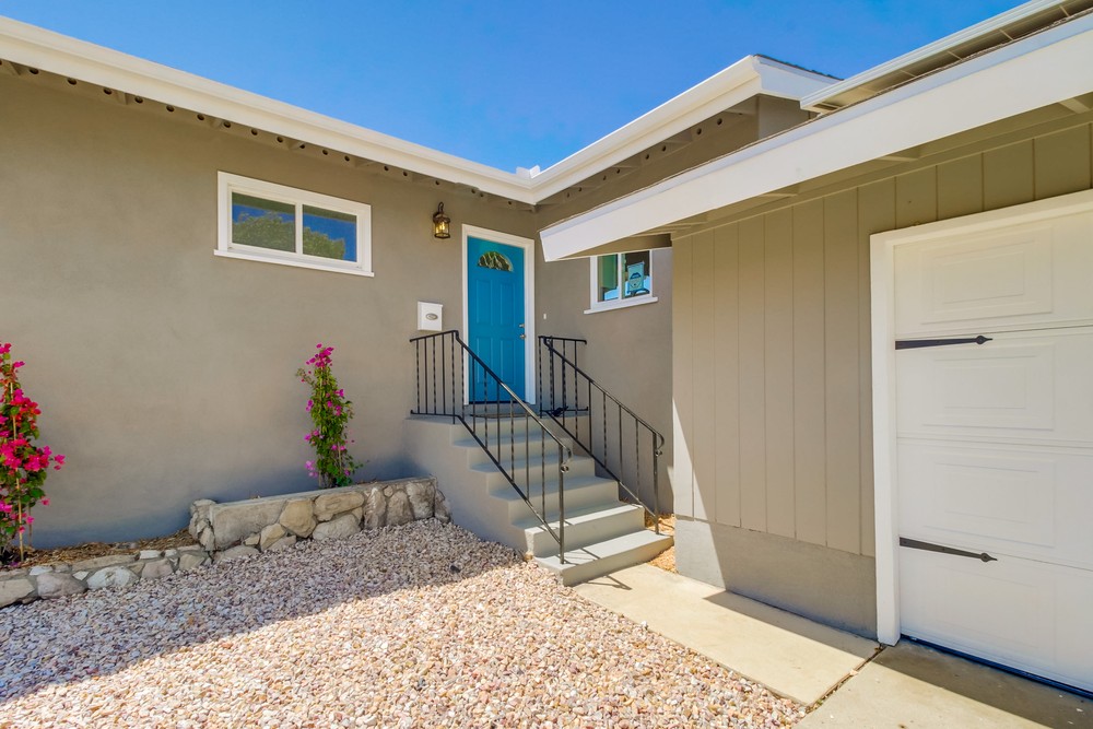 Virtual tour photo 7 of 45 for 801 Kelton Rd